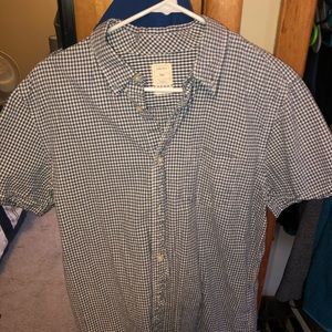 Men’s Gap button up shirt